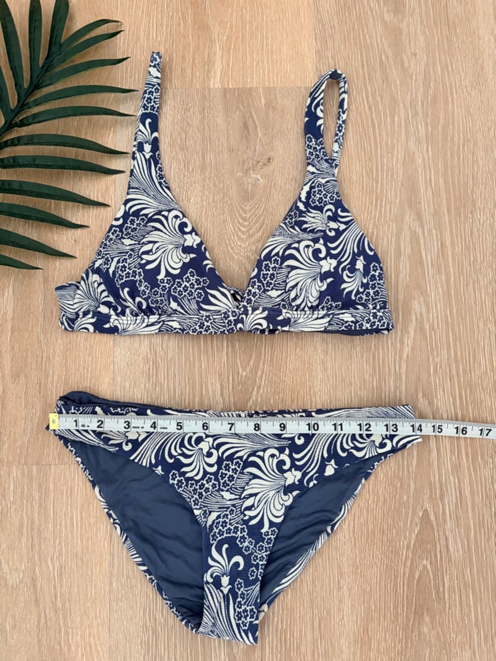 Like New! Onia X Faherty Navy Blue Floral Print Bikini Set- MED - Picture 5 of 10